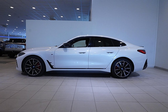 BMW i4 3 of 5