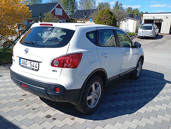 Nissan Qashqai 2 of 5
