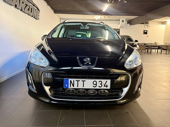 Peugeot 308 SW 7 of 15