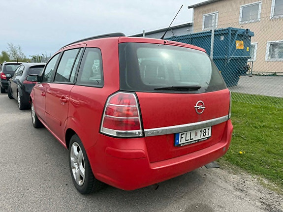 Opel Zafira 2 of 3