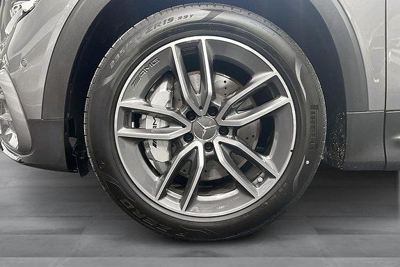 Mercedes-Benz GLB35 15 of 17