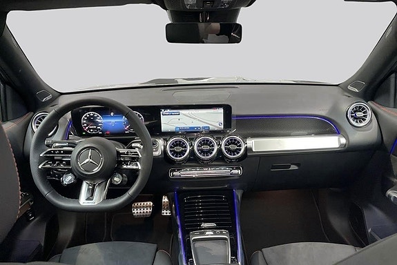 Mercedes-Benz GLB35 7 of 17