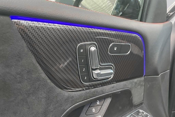 Mercedes-Benz GLB35 16 of 17
