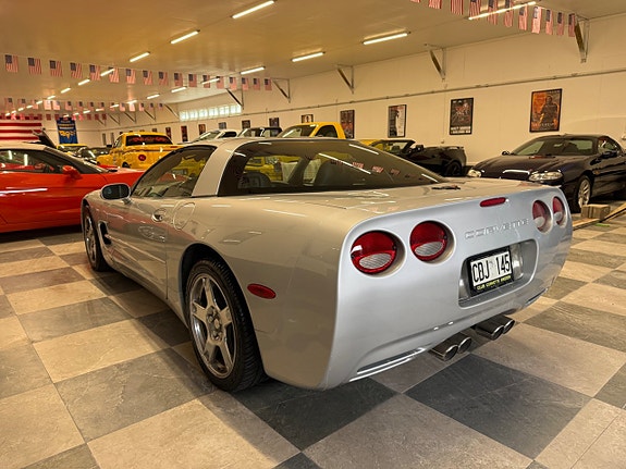 Chevrolet Corvette 8 of 18