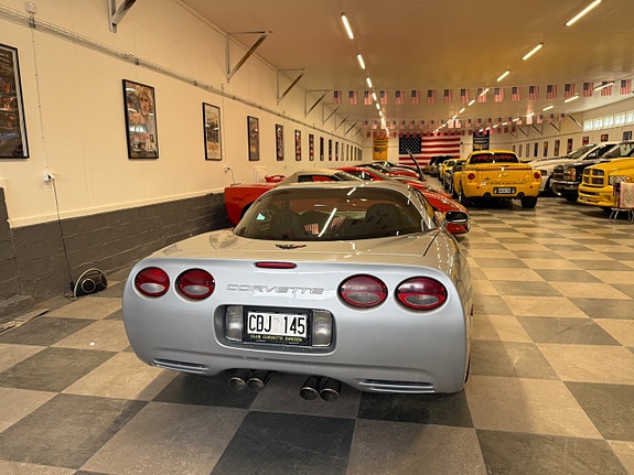 Chevrolet Corvette 7 of 18