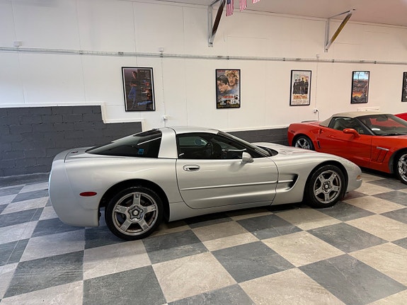 Chevrolet Corvette 5 of 5
