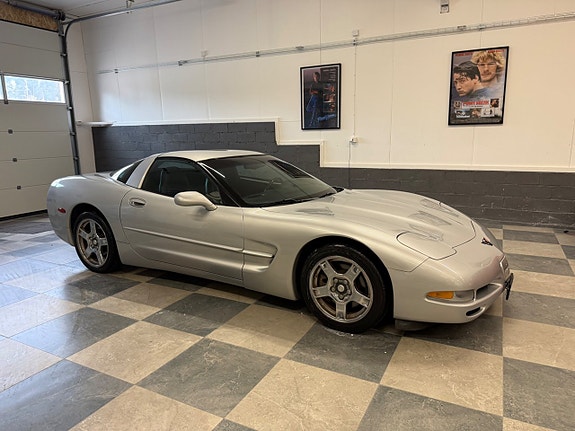 Chevrolet Corvette 2 of 5