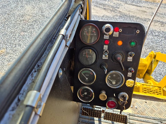 Volvo BM LM 840 Baklastare Gårdstraktor fint skick klassiker 10 of 12