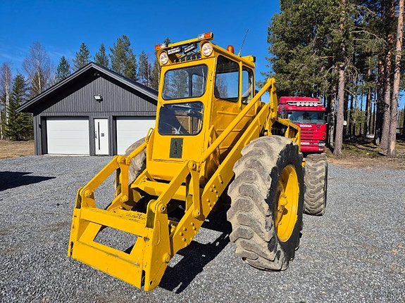Volvo BM LM 840 Baklastare Gårdstraktor fint skick klassiker