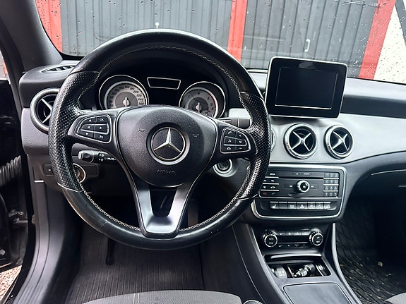 Mercedes-Benz CLA220 d 5 of 5