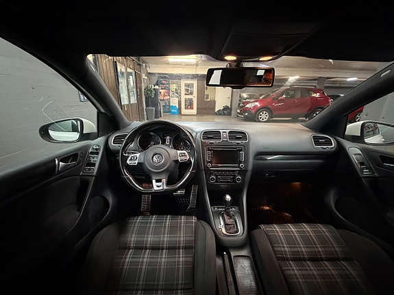 Volkswagen Golf VI 9 of 16