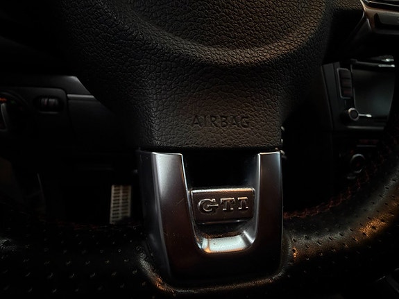 Volkswagen Golf VI 15 of 16