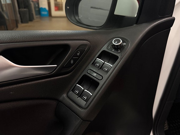 Volkswagen Golf VI 12 of 16