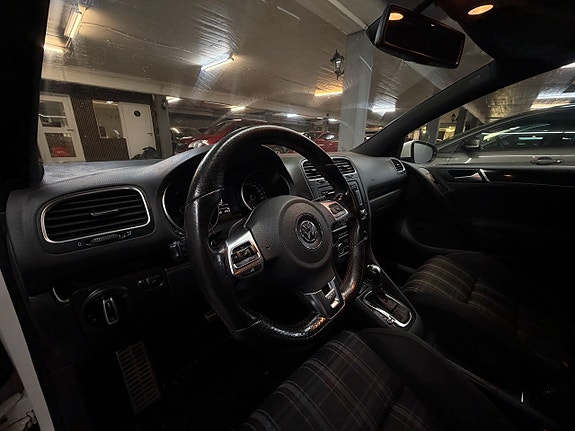 Volkswagen Golf VI 11 of 16