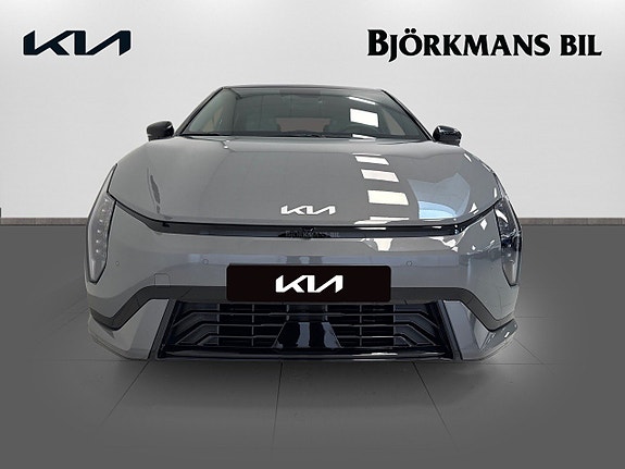 Kia EV4 2 of 5
