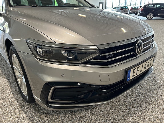 Volkswagen Passat 6 of 27