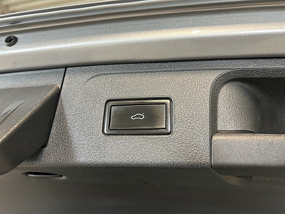 Volkswagen Passat 17 of 27