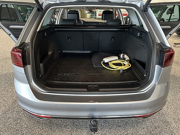 Volkswagen Passat 15 of 27