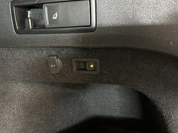 Volkswagen Passat 16 of 27
