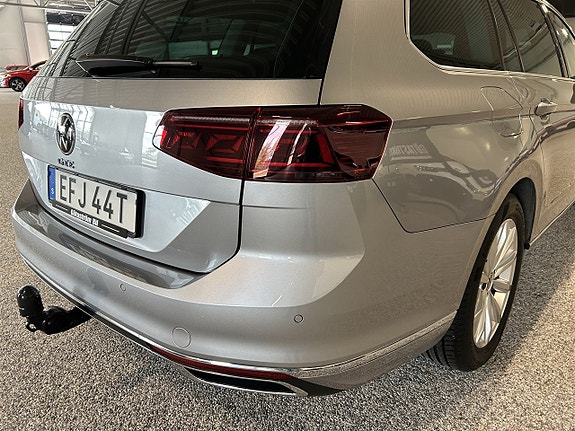Volkswagen Passat 7 of 27