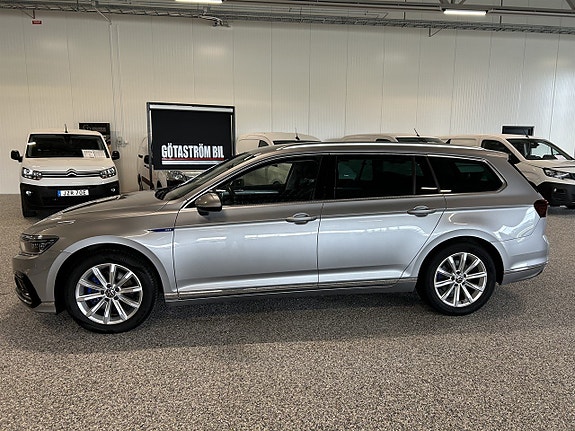 Volkswagen Passat 8 of 27