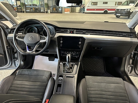 Volkswagen Passat 20 of 27
