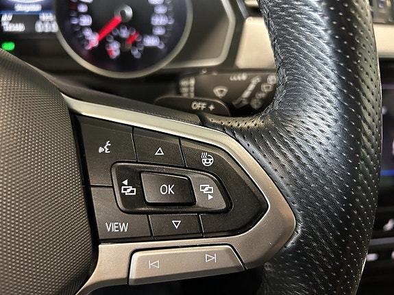 Volkswagen Passat 22 of 27