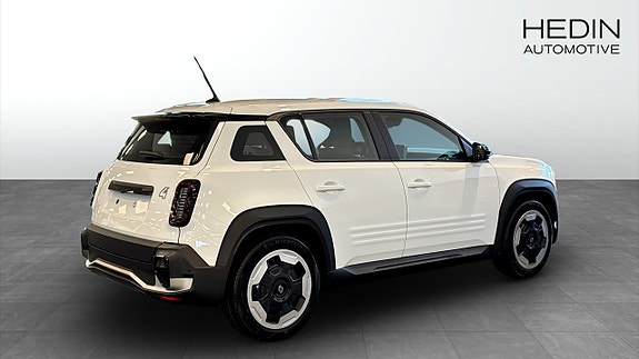 Renault 4 E-Tech 2 of 5