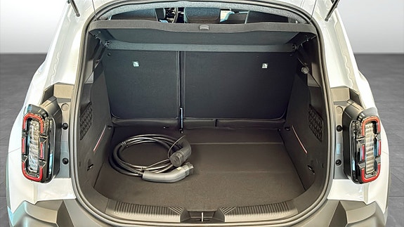 Renault 4 E-Tech 10 of 12