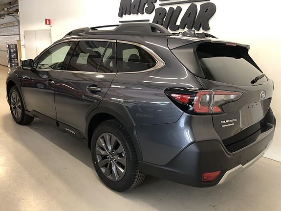 Subaru Outback 3 of 9