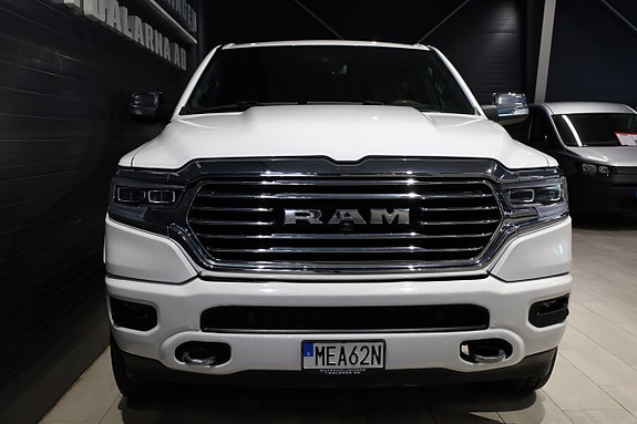 Dodge RAM 1500 2 of 5