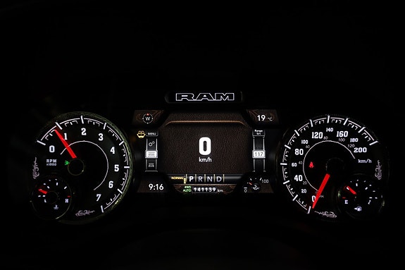 Dodge RAM 1500 14 of 25