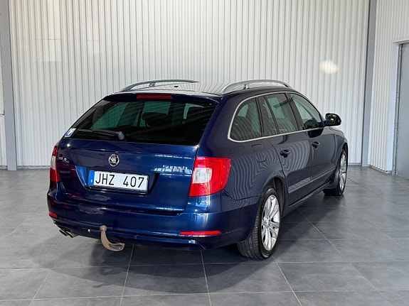 Skoda Superb 2 of 5