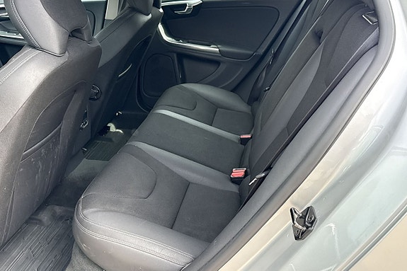 Volvo V60 7 of 10