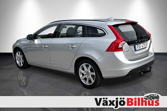 Volvo V60 2 of 10