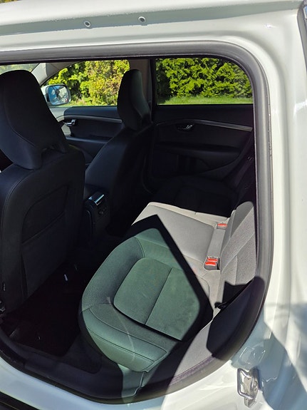 Volvo XC70 8 of 10