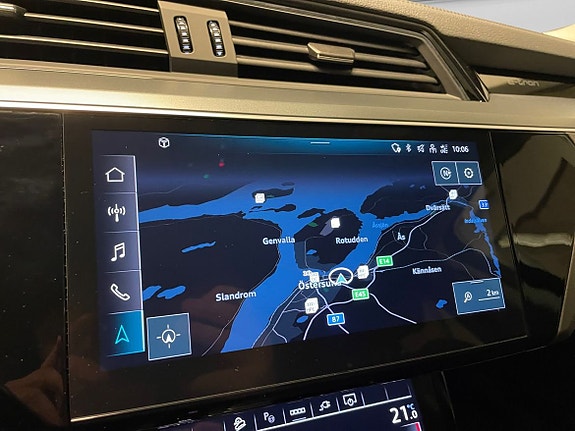 Audi e-tron 13 of 16