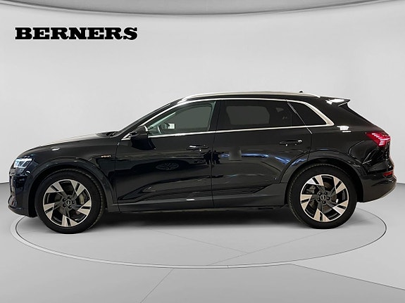 Audi e-tron 2 of 5