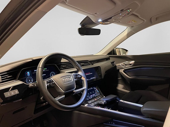 Audi e-tron 4 of 5