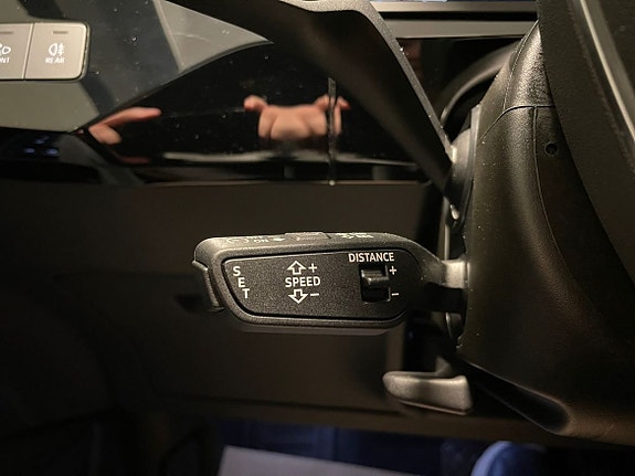 Audi e-tron 14 of 16