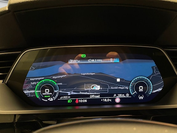 Audi e-tron 15 of 16