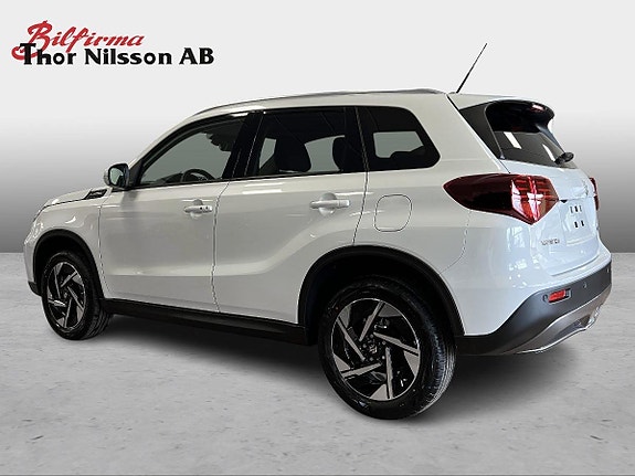 Suzuki Vitara 2 of 5