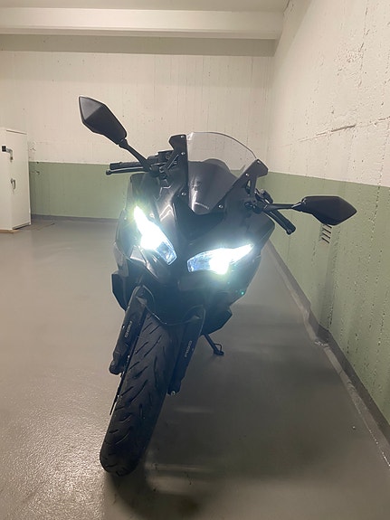 Kawasaki NINJA ZX-4R 11 of 13