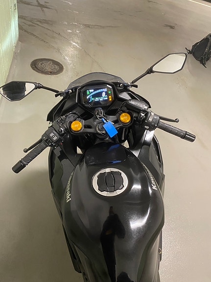 Kawasaki NINJA ZX-4R 8 of 13