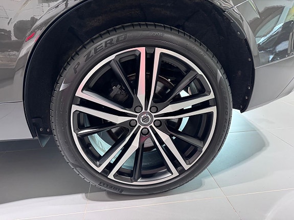 Volvo XC60 11 of 11