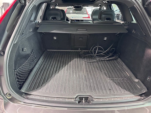 Volvo XC60 8 of 11