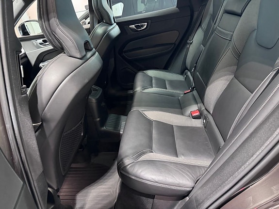 Volvo XC60 7 of 11