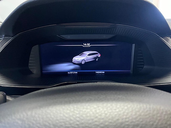 Skoda Superb 10 of 27