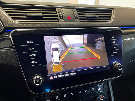 Skoda Superb 12 of 27