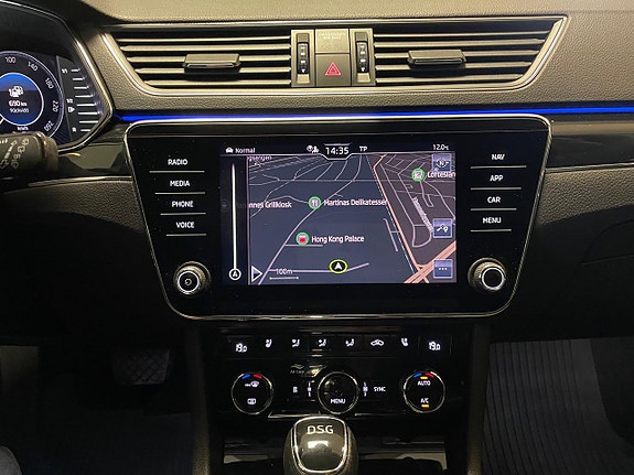 Skoda Superb 11 of 27